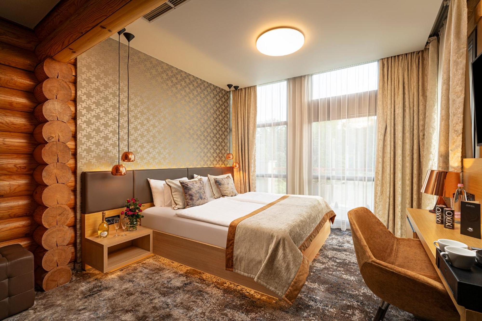 Avalon Resort & Spa มิชโคลซ์ ภายนอก รูปภาพ