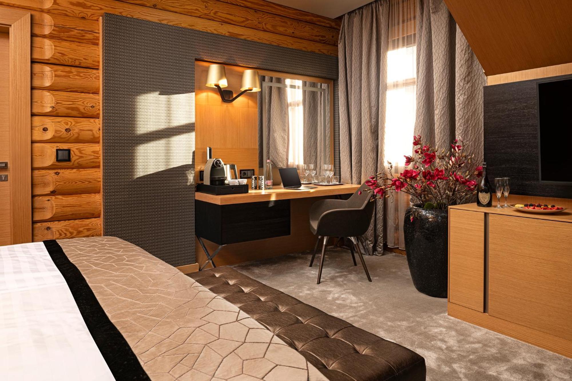 Avalon Resort & Spa มิชโคลซ์ ภายนอก รูปภาพ