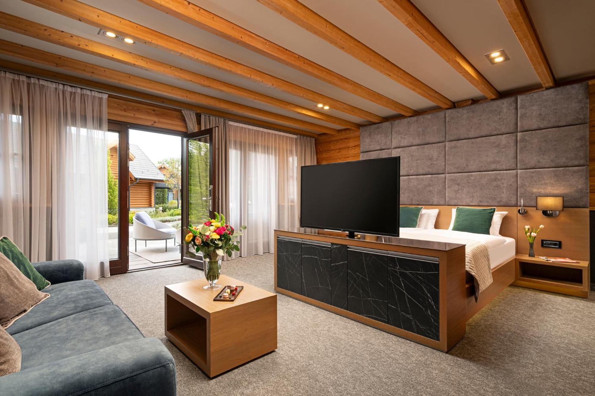 Avalon Resort & Spa มิชโคลซ์ ภายนอก รูปภาพ